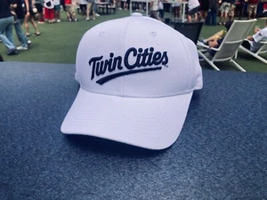 MINNESOTA TWINS MIEMBRO MYTWINS 2025 Twin Cities gorra blanca PORTA BOLETOS DE TEMPORADA - Imagen 1 de 3