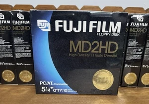 Pack 140 disquettes Fujifilm 5,25" 14x10 MD2HD double face haute densité IBM - Photo 1/5