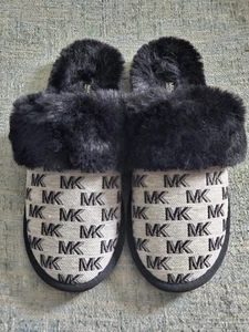 Michael Kors Logo Black Furry Slippers. Size 8/9 - Picture 1 of 3
