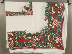 Mantel de Navidad rectangular vintage de 55"" x 92"" osos navideños regalos de acebo - Imagen 1 de 5