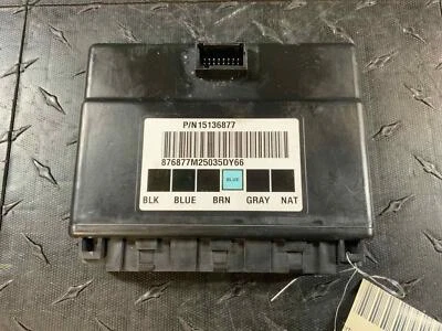 Chevy Silverado 2500 2003-2007 control de carrocería (BCM) 6,6 L V8 TD AT 4x4 (15136877) Foto 1 de 3