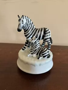Caja de música otagiri pintada a mano de porcelana - Imagen 1 de 4