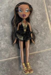 2005 MGA BRATZ Step Out Sasha Doll Shoes Black Gold Halter Skirt READ - Picture 1 of 4