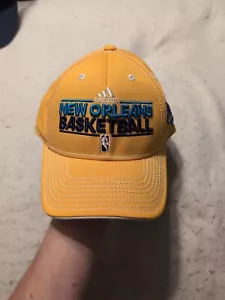 Adidas Gold New Orleans Hornets Fitted Hat Cap Size L/XL - Picture 1 of 9