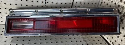 1976 年 BUICK REGAL PASSENGERS 侧下尾灯 右握 — 第 1/4 张图片