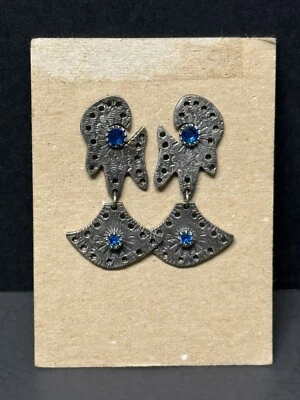 "Pendientes colgantes modernistas Patricia Locke azul cristal tono plata 2"" nuevos sin etiquetas" Foto 1 de 4
