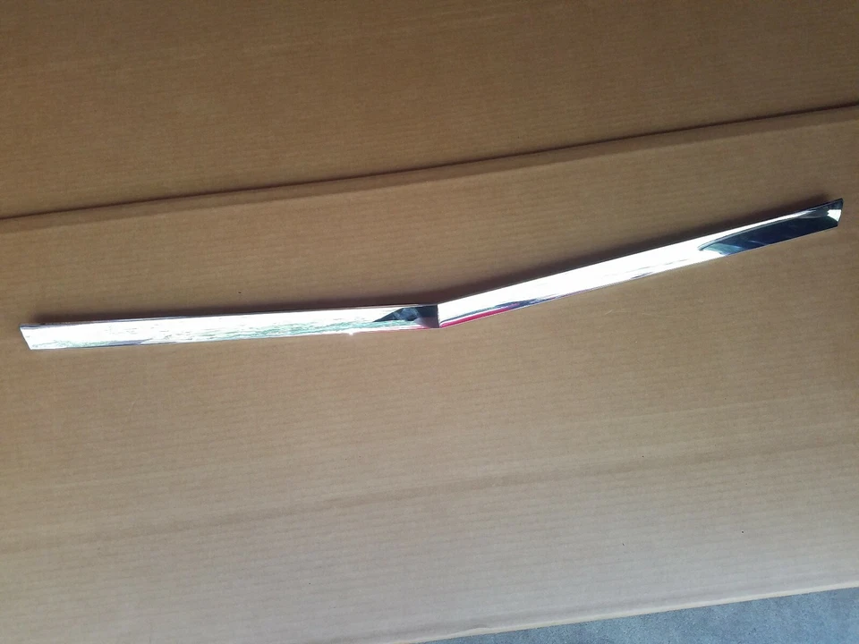 Se adapta a Cadillac CTS 2008-2015 capó cromado moldura rejilla superior moldura inserto NUEVO Foto 1 de 3