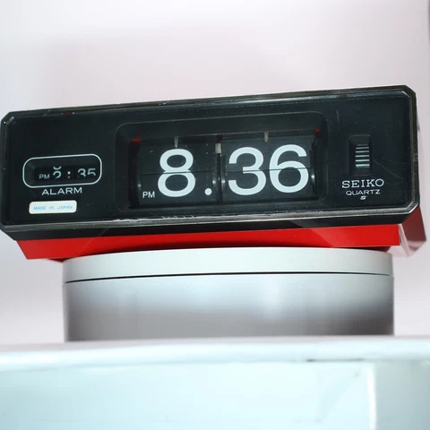 Seiko Flip Flap Battery Alarm Clock  QN401T Vintage Space Age 1970s Japan #903 Cover