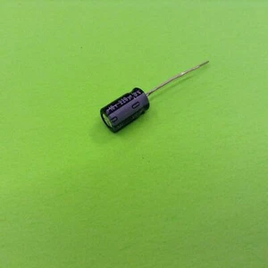 Condensatore Vr(M) 10V 220UF - Foto 1 di 4