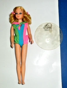 MATTEL DRAMÁTICO NUEVO PATRÓN VIVO BARBIE #1117 DE COLECCIÓN 1970 SOPORTE - Imagen 1 de 8