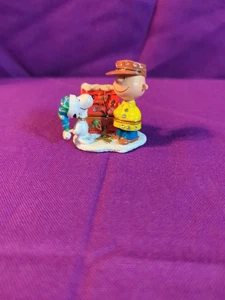 Peanuts / Snoopy & Charlie Brown Porcelain Trinket Box Peanuts  - Picture 1 of 9