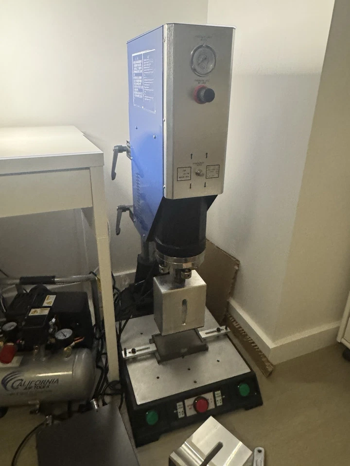 Ultrasonic Welder with Slab Horn And Holder for Graded Sports Cards SEND OFFERS - Image 1 of 4
