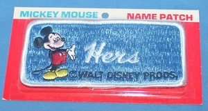 BONITO PROD VINTAGE DE WALT DISNEY. PARCHE CON NOMBRE MICKEY MOUSE PARA ELLA - Imagen 1 de 1