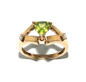 Ladies stylish 9ct yellow gold ring set with a peridot and diamonds, UK size N - Picture 1 of 9