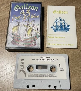 Galleon - On The Crest Of A Wave Cassette Tape + rare booklet Irish Folk Cork - Picture 1 of 3
