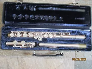 Artley 18-O flute with hard case. Made in USA - Picture 1 of 6