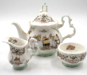 LOVELY ROYAL DOULTON BRAMBLY HEDGE MINIATURE TEAPOT SET COLLECTION 1ST QUALITY - Picture 1 of 2