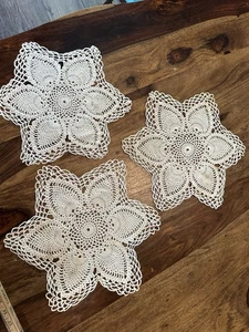 Vintage Handmade Elegant Cream Crochet Doilies Set - Picture 1 of 13
