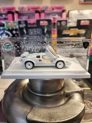 Hot Wheels RLC | 1982 Lamborghini Countach LP 500 S | Edición Holiday  Foto 1 de 4