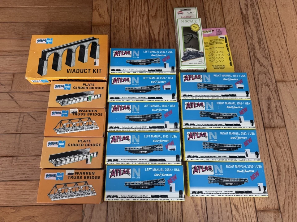N Gauge Train Track bridges, switches, viaduct, and crossing lot - Image 1 of 1