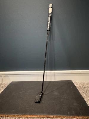 Ping 2023 Kushin 4 33.5" Strong Arc Putter  Black Dot - Image 1 of 4