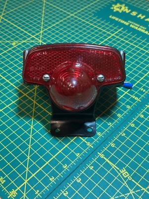 Conjunto de luces traseras vintage para moto BSA A65 Foto 1 de 4