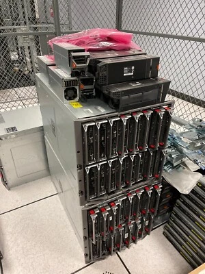 Шасси Dell PowerEdge M1000E с 16 блейд-сервером M620 E5-2680 256 ГБ Ram на каждом - Изображение 1 из 2