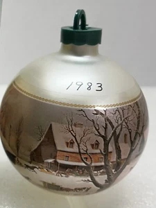 ILLUMINABLE CHRISTMAS TREE BALL VINTAGE 1983 WINTER HOUSE SCENE - Picture 1 of 5