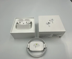 Apple AirPods Pro 2nd Generation w/MagSafe Wireless Charging Case-EXCELLENT - Photo 1 sur 8