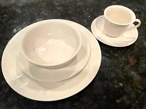 BRAND NEW WITH TAGS LENOX CASUAL ELEGANCE 5 PIECE PLACE SETTING -FREE SHIP - Picture 1 of 6