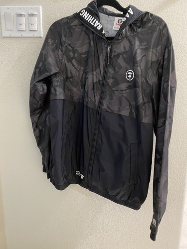 A BATHING APE (BAPE) GIACCA LEGGERA CON PANNELLI MIMETICI AAPE Taglia M Nero mimetico Bape A Bathing Ape