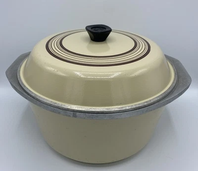 Rare VTG Large 8 Quart CLUB Yellow 8 QT Pot/Dutch Oven W/ Lid Cast Alumina - Image 1 of 4
