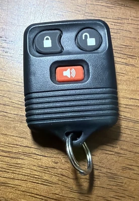 FORD OEM 3 BUTTON REMOTE TRANSMITTER - CWTWB1U331 2L3T-15K601-AA - Image 1 of 4