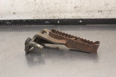 Yamaha Moto 4 YFM225 1986 reposapiés derecho clavija paso Z810 Foto 1 de 4