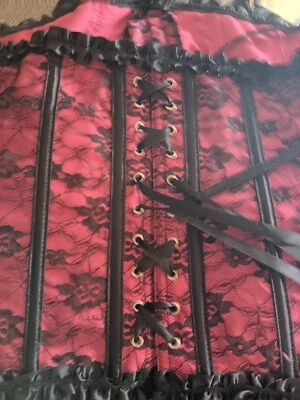 Corsé rojo y negro 2X Foto 1 de 4