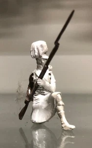 NAPOLEONIC WARS, HIGHLANDER, KNEELING AT THE READY, 54MM PRIMED METAL KIT - Picture 1 of 6