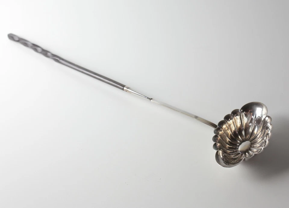 French 950 Silver Toddy Ladle with twisted stem by Cabaret Auguste - Image 1 of 4