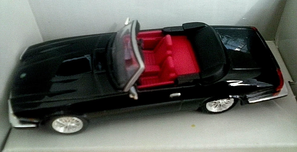 SCHUCO JUNIOR LINE  1:43 AUTO DIE CAST JAGUAR XJS CABRIO NERO   ART 27206 - Immagine 1 di 1