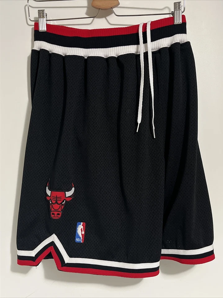 Chicago Bulls Vintage Nike Shorts 1990's Size 34 Michael Jordan 100% Authentic - Image 1 of 4