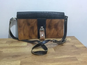 Bolso Mensajero Vintage Cuero Tostado/Cocodrilo Negro, Años 60 - Imagen 1 de 7