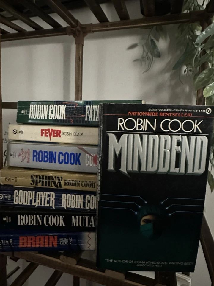 Lot of 8 Robin Cook Vintage Medical Thriller Paperbacks – Mindbend, Fever, More - Image 1 of 1