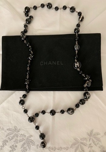 Sautoir originale CHANEL 2008 strass CC logo nero perla Gripoix