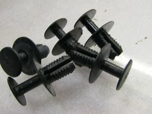 Mercedes E Klasse W210 96-02 Limousine Kofferraum Kofferraum Teppich Blende Push Fit Clip - Bild 1 von 5