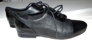 Clarks Artisan 9.5 M Women's Black Lace-up Flats Shoes - Picture 1 of 4
