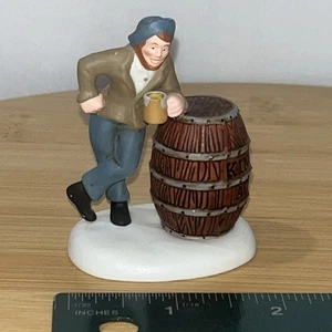 DEPT 56 Dickens' Christmas Village ERSATZFIGUR Man Kings Ale Keg Mates - Bild 1 von 11