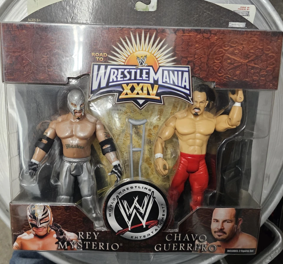 24 figuras de acción WWE Rey Mysterio y Chavo Guerrero Road to Wrestlemania Foto 1 de 2