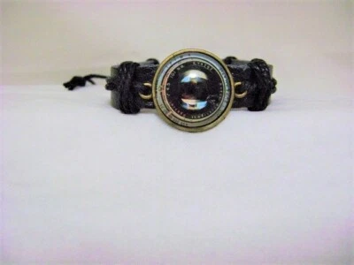 PULSERA - Lente de cámara de cuero trenzado a mano foto debajo de vidrio abovedado Foto 1 de 4