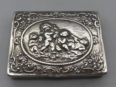 Антикварная немецкая 800-дюймовая серебряная резвящаяся коробка для безделушек с херувимами путтисами на петлях - Изображение 1 из 4