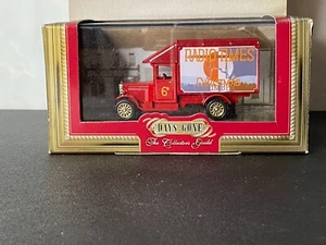 Lledo Collectors Guild DG052028 1935 Morris Parcels Van - Radio Times Christmas - Picture 1 of 18