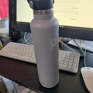 USED Hydro Flask Standard Mouth 24 oz. Bottle Lavender With Carry Lid 5D238 - Picture 1 of 5